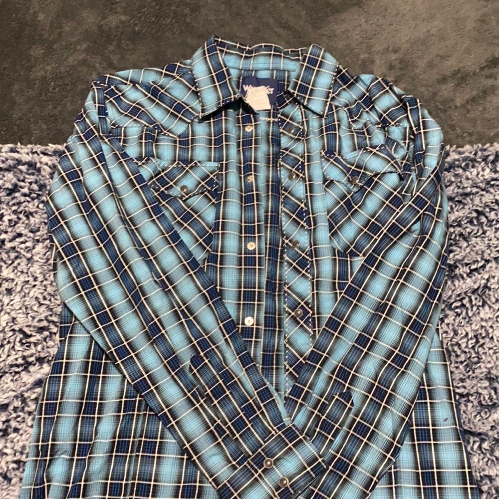Wrangler, Blue plaid pearl snap shirt